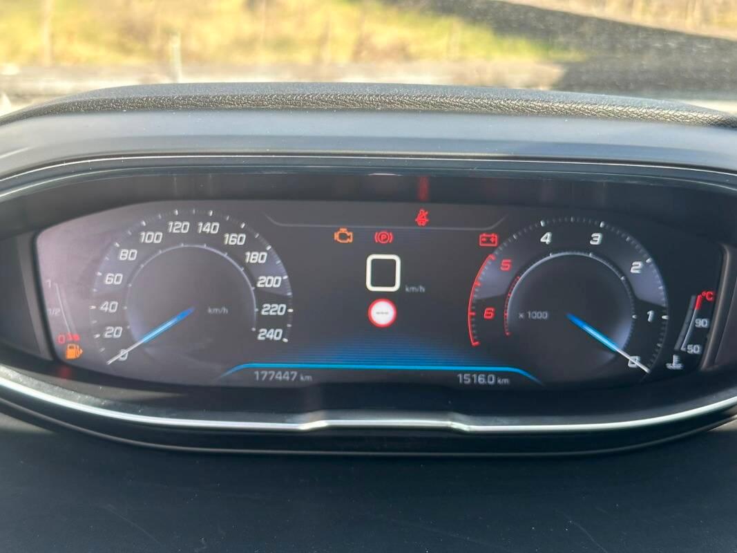 Peugeot 3008 1.5 bluehdi GT Line s&s 130cv