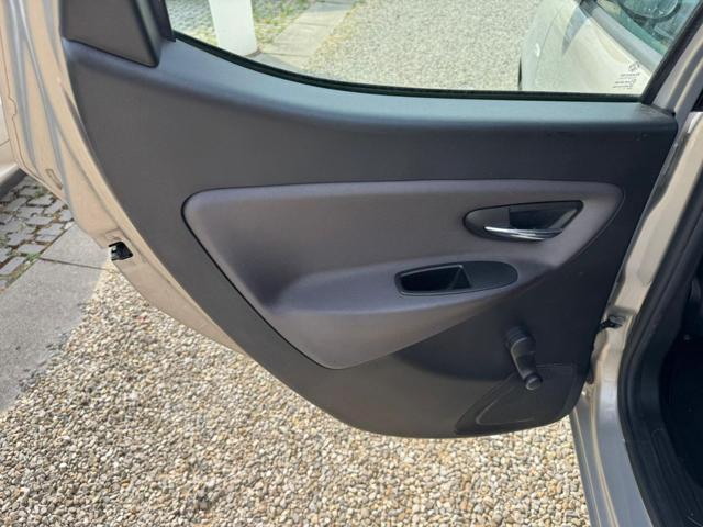 LANCIA Ypsilon 1.2 69 CV 5 porte S&S Silver