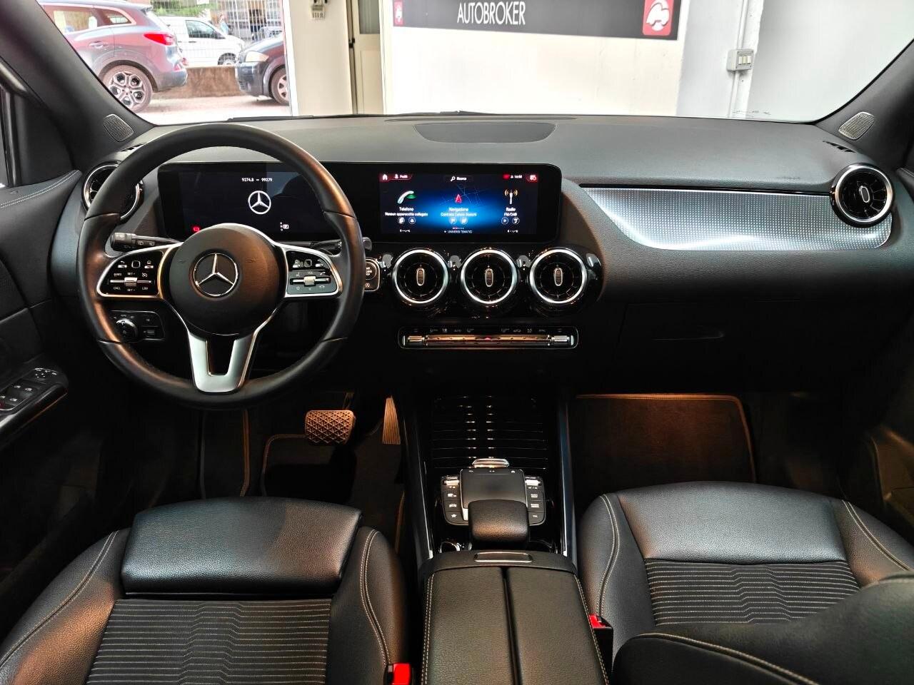 MERCEDES GLA (H247) GLA 200 d Automati...