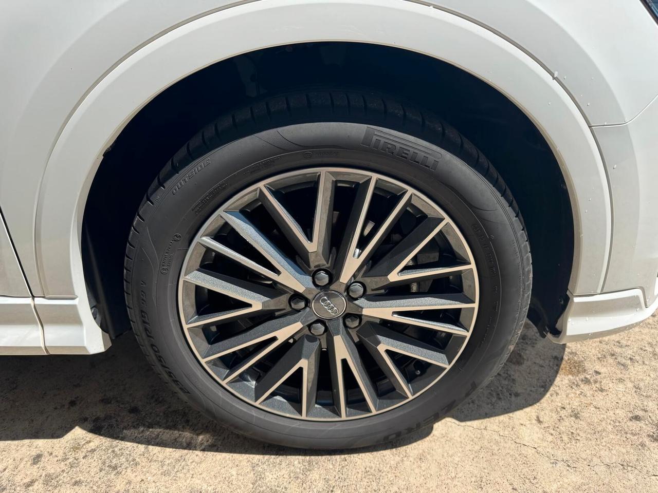Audi Q3 35 TDI S tronic line edition