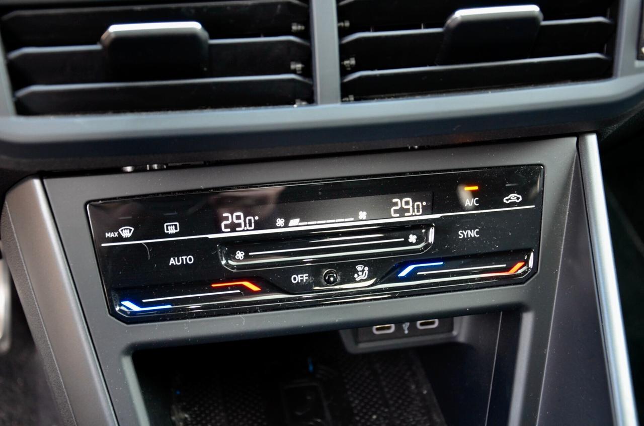 VOLKSWAGEN TAIGO 1.0 TSI R-LINE 110cv, UNICOPROPRIETARIO, SERVICE UFF VW, TETTO, APPLE ANDROID, 18", EURO 6D, PERMUTE