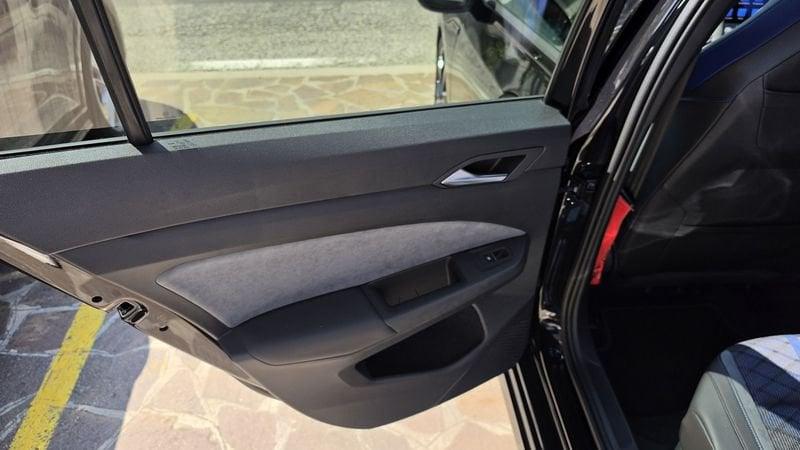Volkswagen Golf 2.0 TSI R DSG 4MOTION PERFORMANCE CAMERA