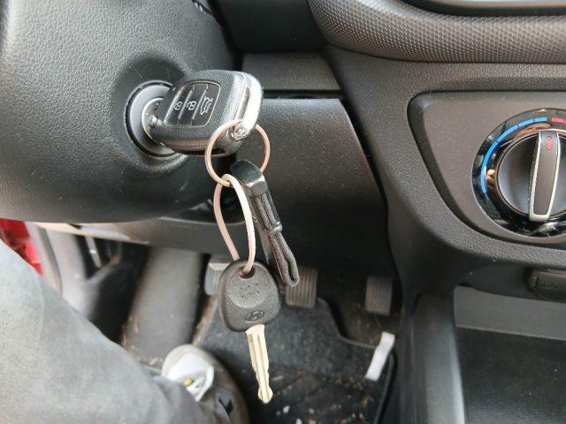 HYUNDAI i10 1.0 MPI
