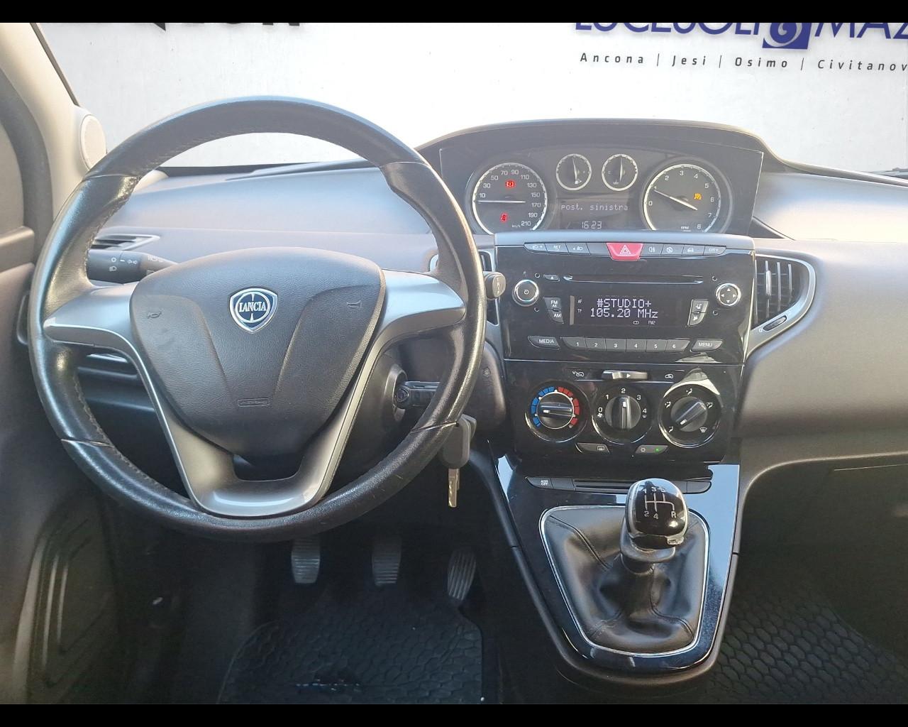 LANCIA Ypsilon 3ª serie - Ypsilon 1.2 69 CV 5 porte S&S Gold