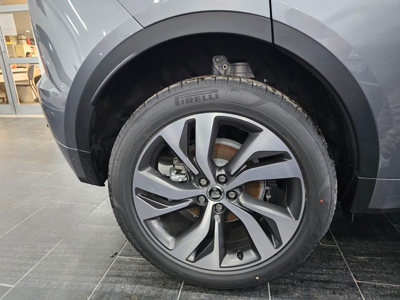 Jaguar E-Pace R-Dynamic SE Navi Camera Tetto C.20" LED BlackPack
