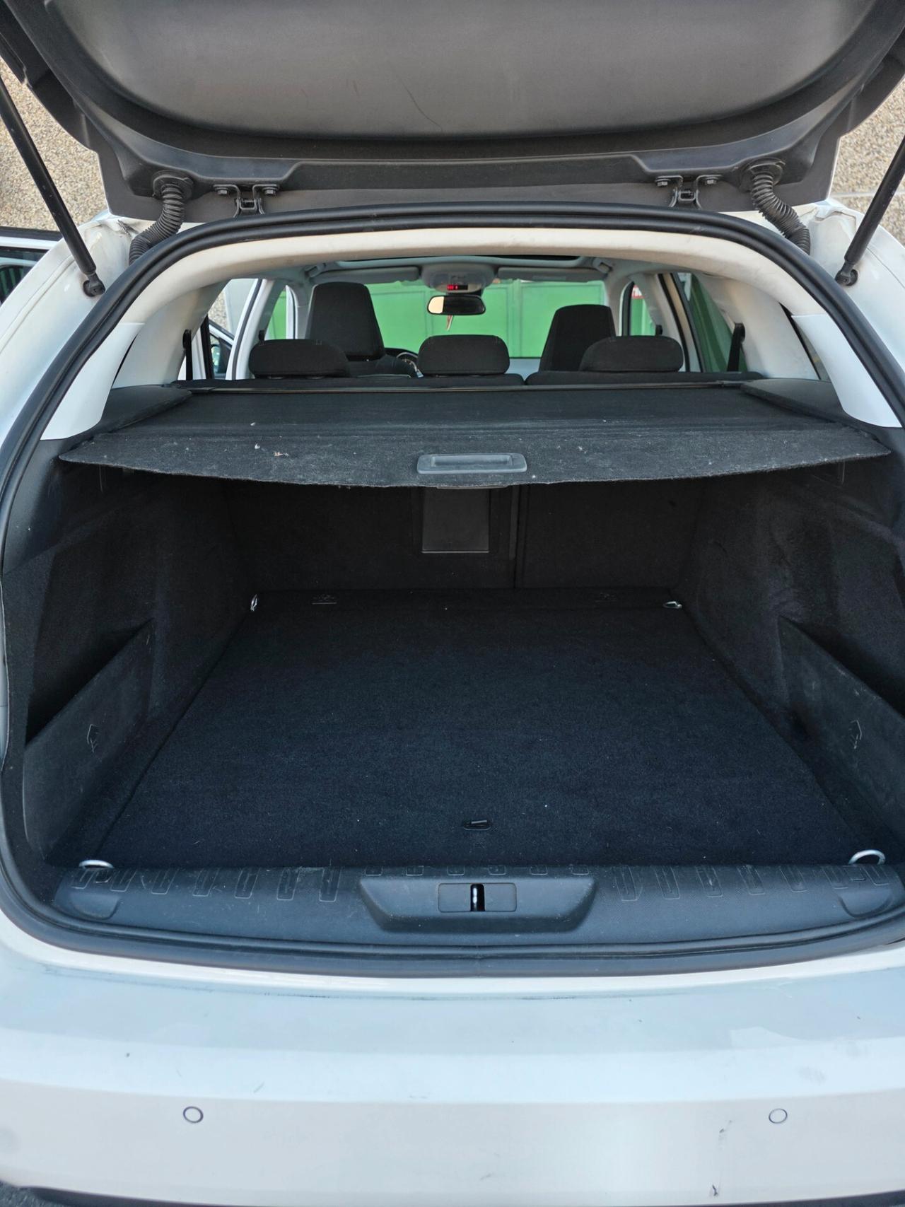 Peugeot 308 BlueHDi 120 S&S EAT6 SW Allure