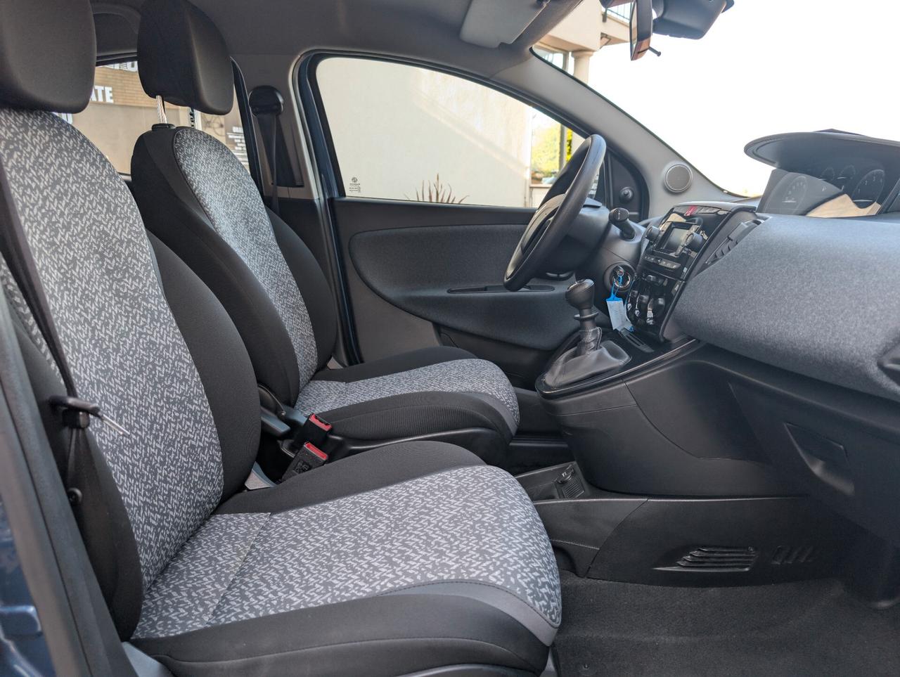 Lancia Ypsilon 1.0 FireFly S&S Hybrid 2022