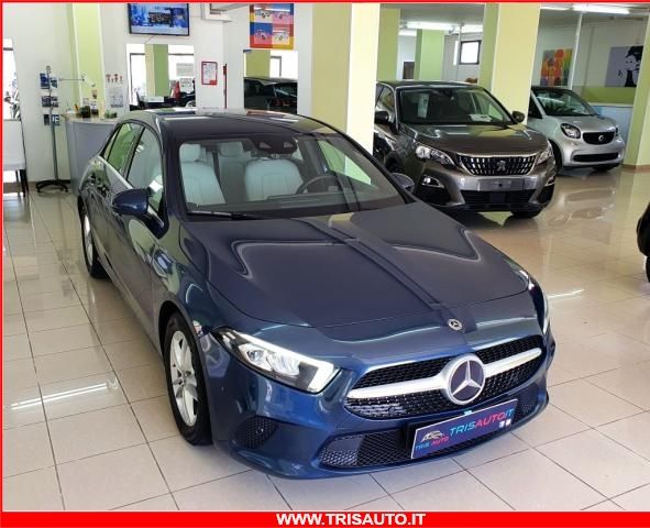 MERCEDES A 200 2.0D Aut. Business (VIRTUAL+FARI LED+PELLE+NAVI)