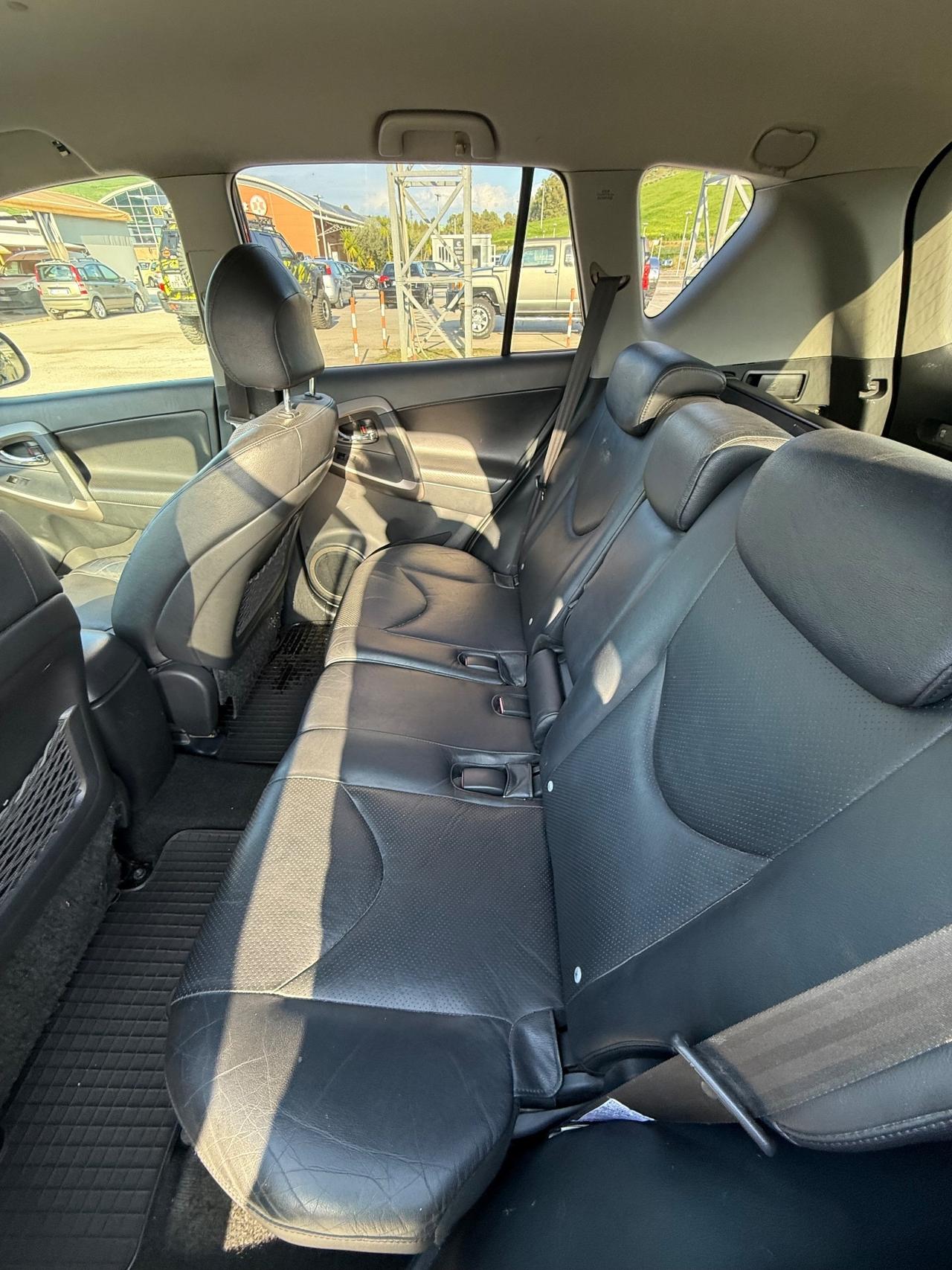 Toyota RAV 4 RAV4 2.2 D-4D 177 CV Luxury