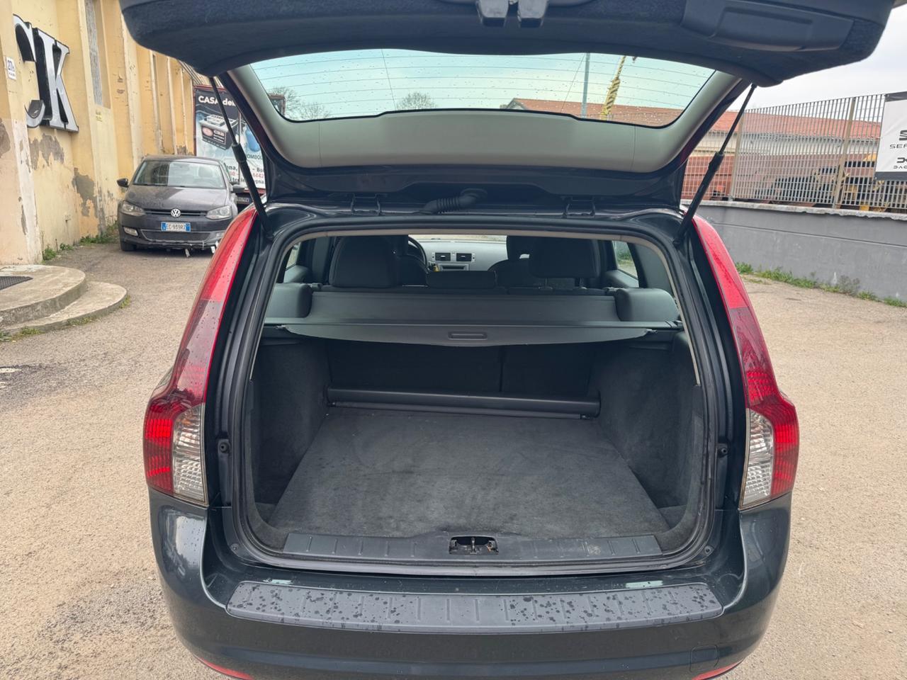 Volvo V50 D3 R-design