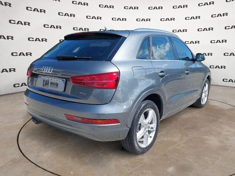 Audi Q3 2.0 TDI 120 CV Business