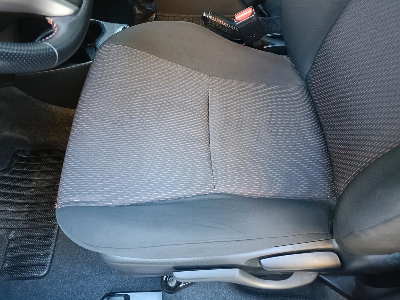 Toyota Yaris 1.3 5 porte Lounge