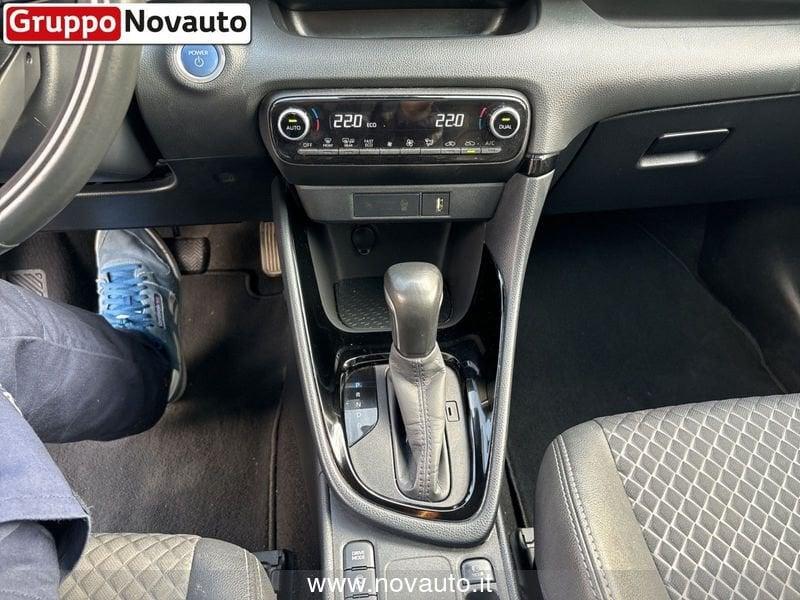 Toyota Yaris 1.5 Hybrid 5 porte Lounge Blue