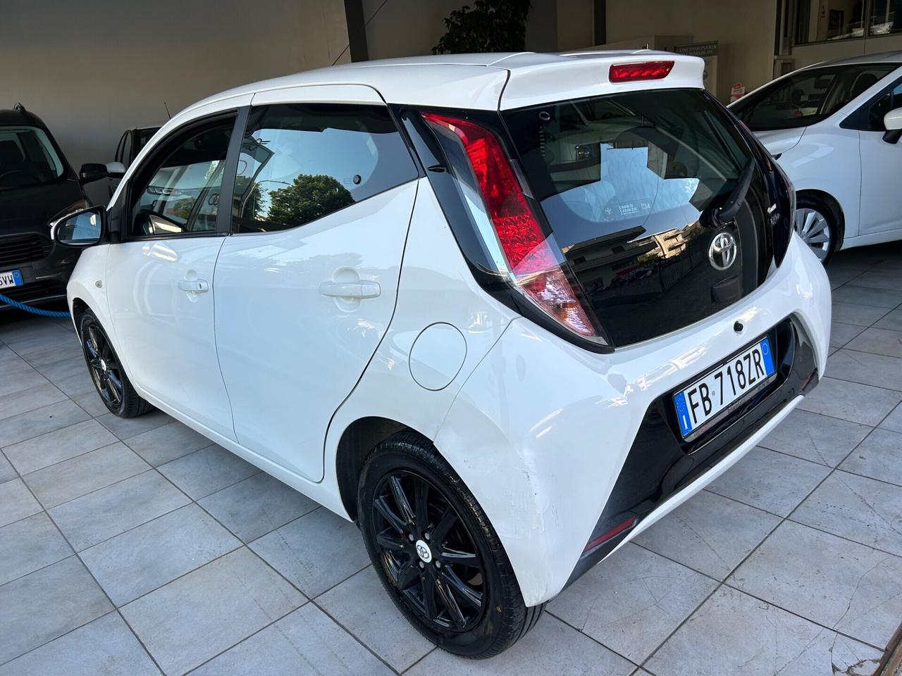 Toyota Aygo 1.0 VVT-i 69 CV 5 porte Cambio AUTOM.