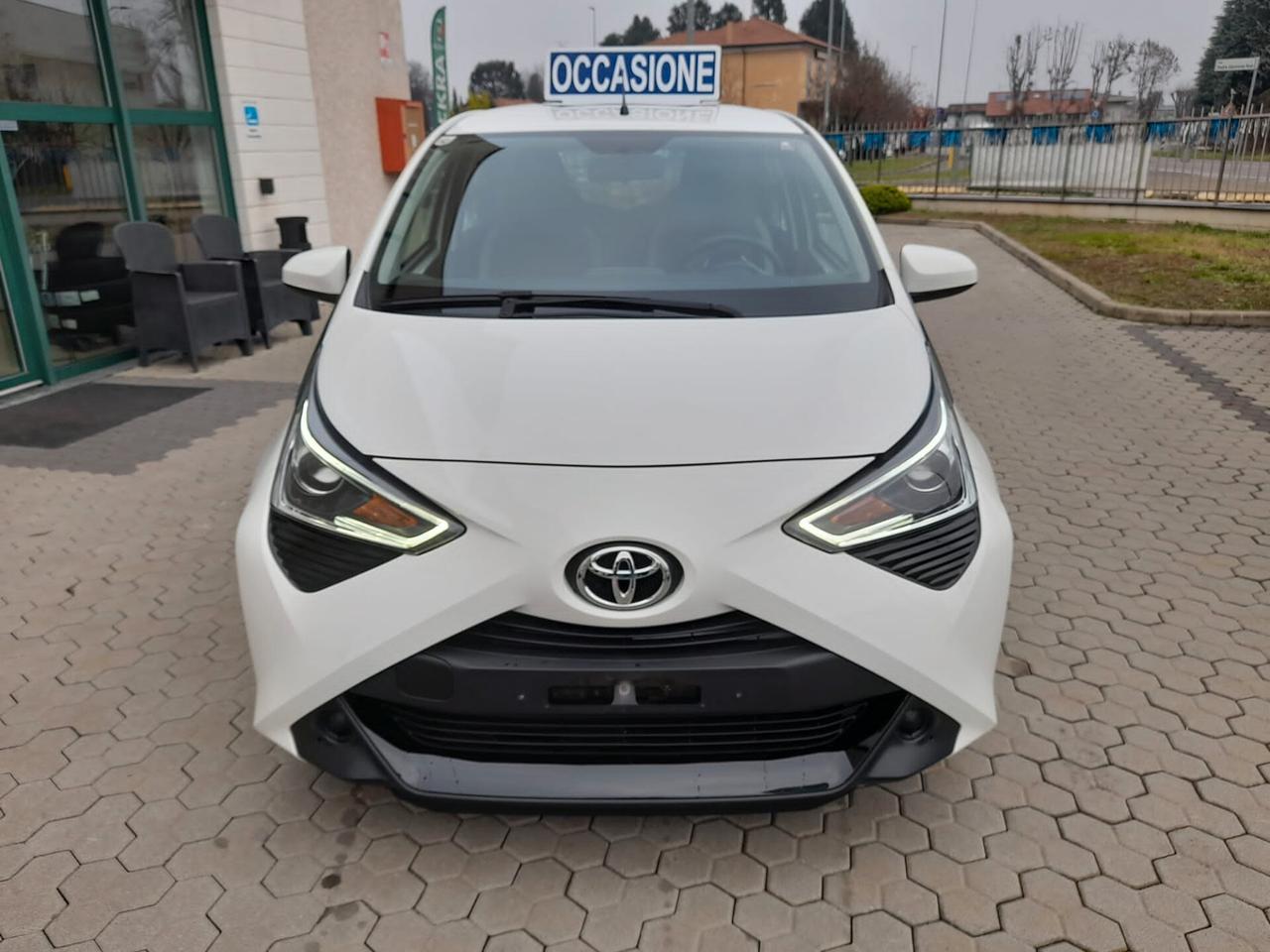 Toyota Aygo Connect 1.0 VVT-i 72 CV 5 porte x-play