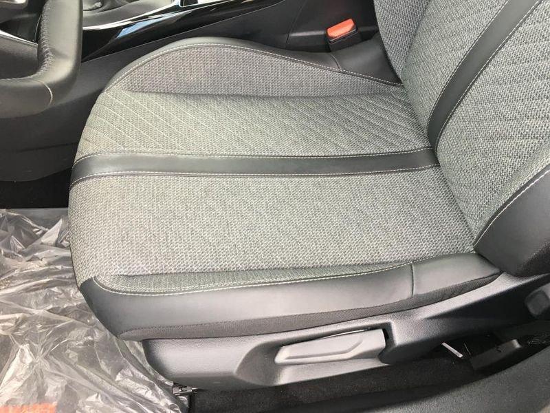 Peugeot 2008 PureTech 100 Allure ACCESSORIATA * 2024