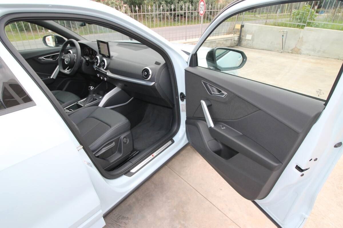 Audi Q2 35 TFSI 150CV Identity Black 11.2025