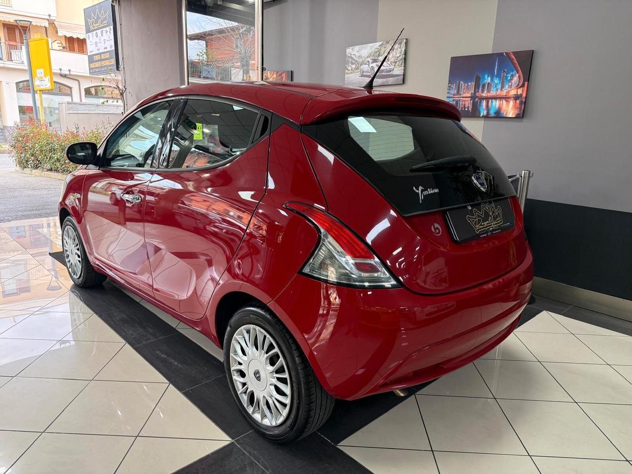 Lancia Ypsilon 1.2 69 CV 5 porte Silver