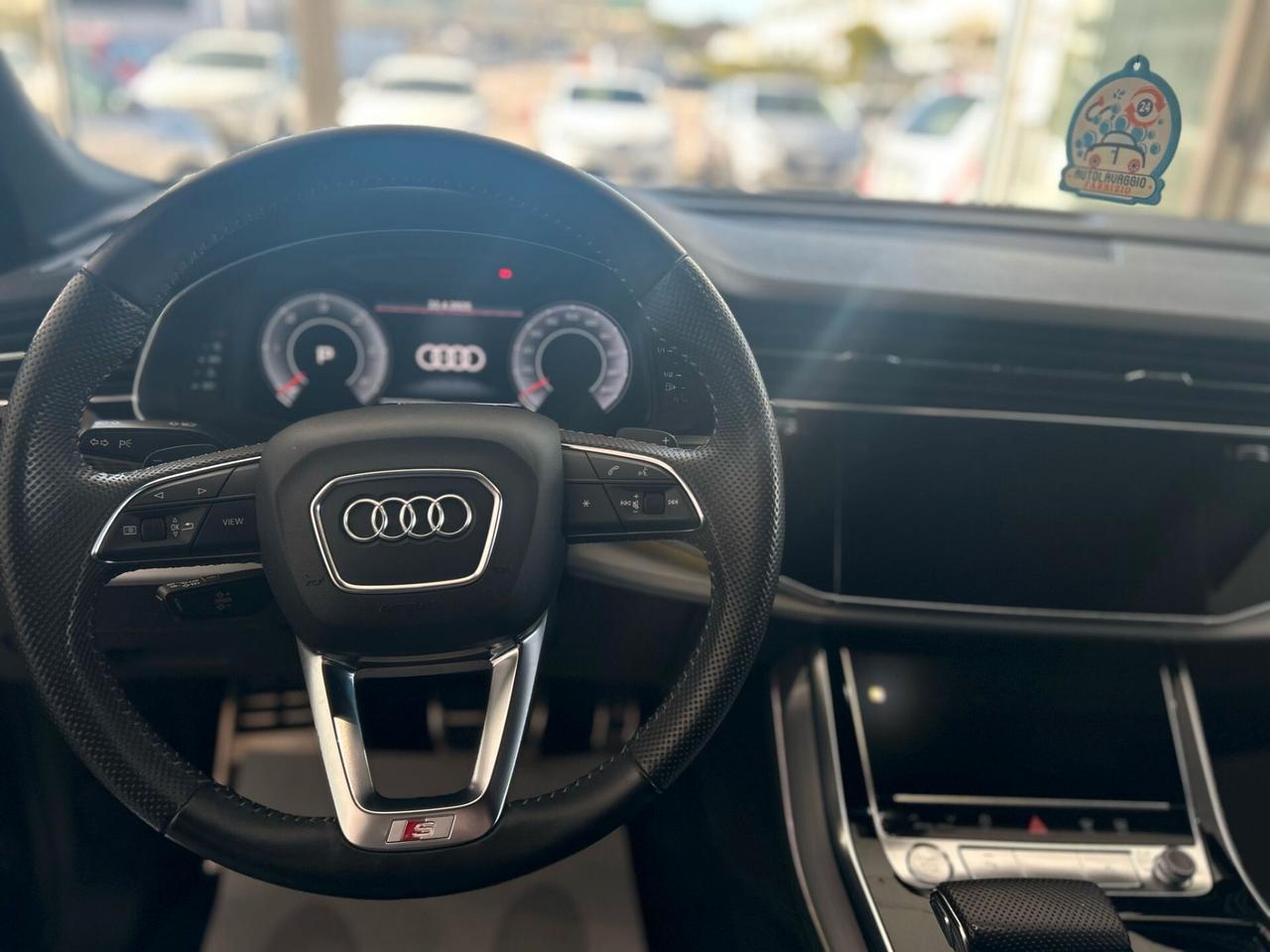 Audi Q8 50 TDI 286 CV quattro S LINE 2019