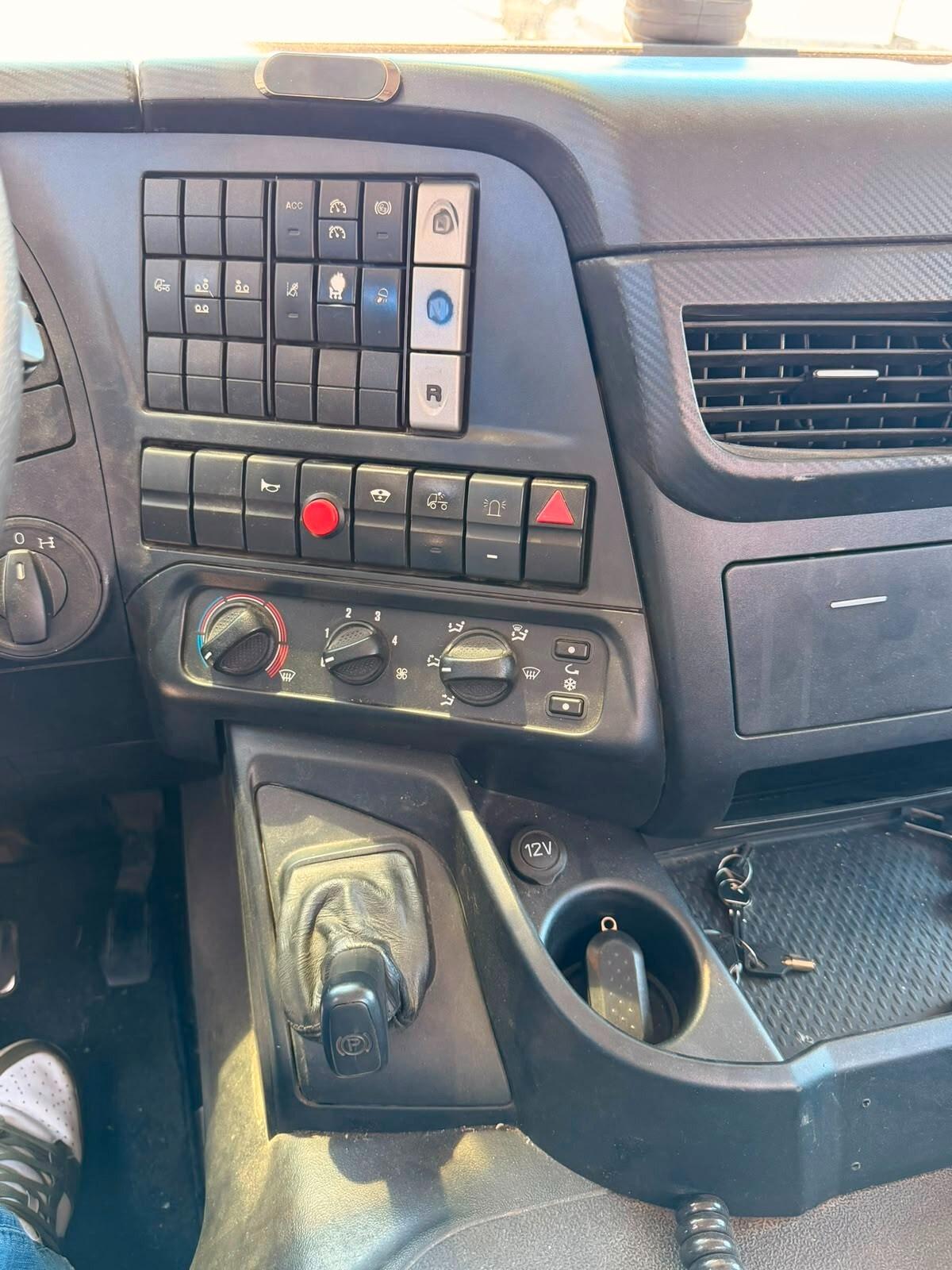 IVECO STRALIS 480 scarrabile + gru con ragno