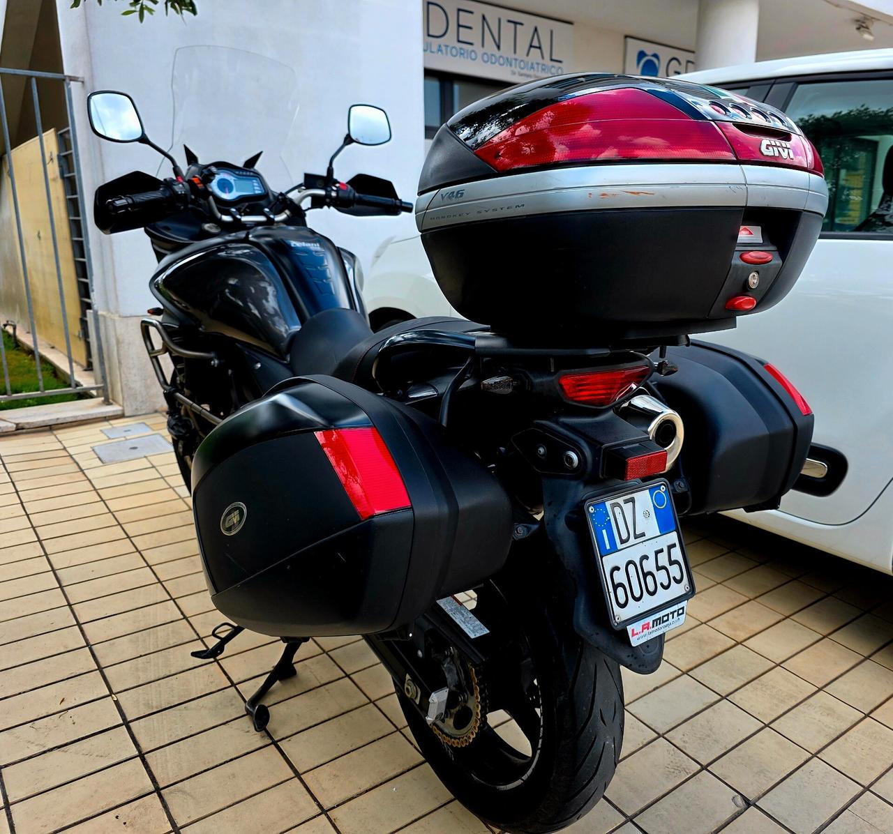 SUZUKI V-STORM 650