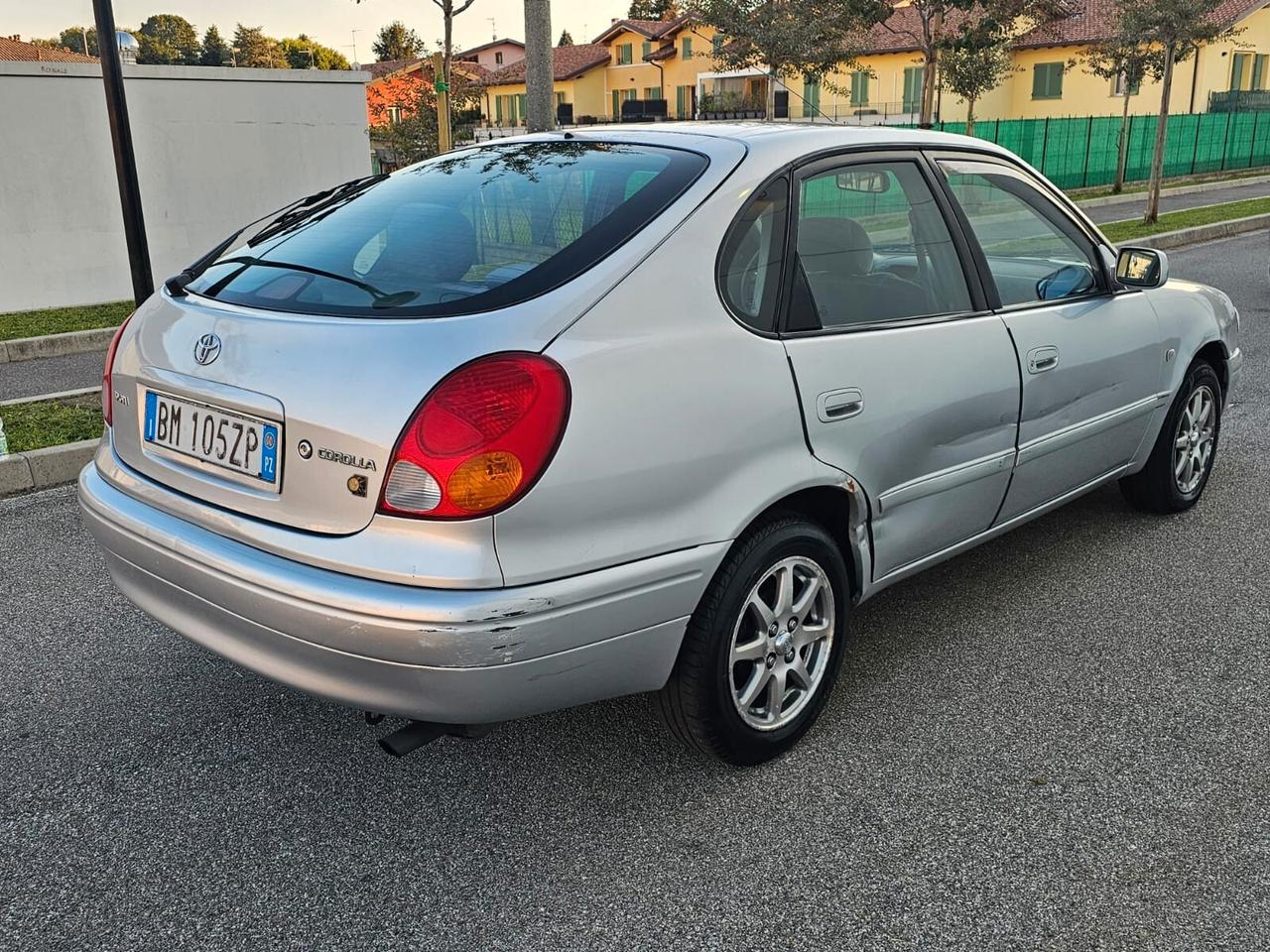 Toyota Corolla 1.6 benzina