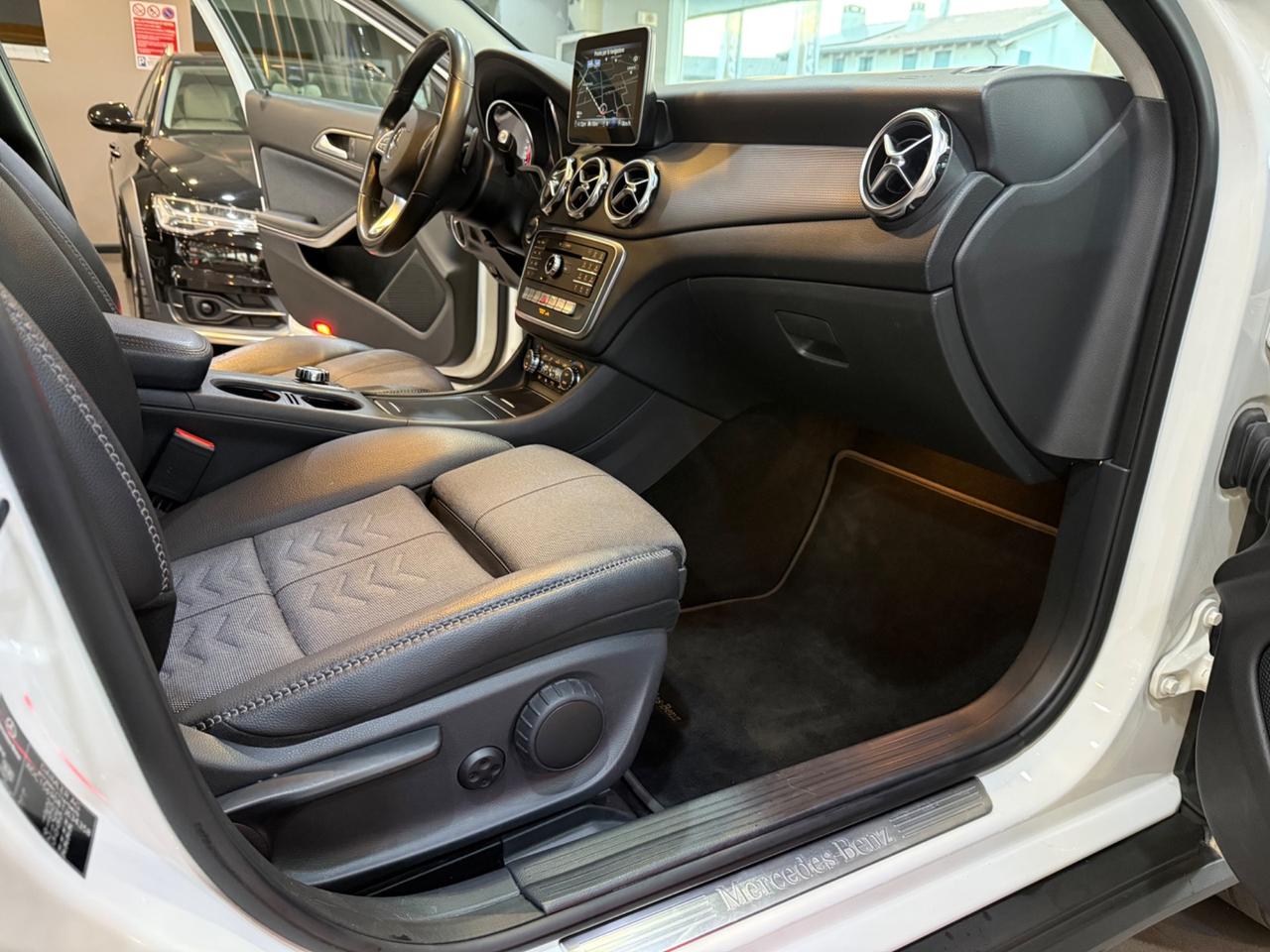 Mercedes-benz GLA 200 d Sport auto !!