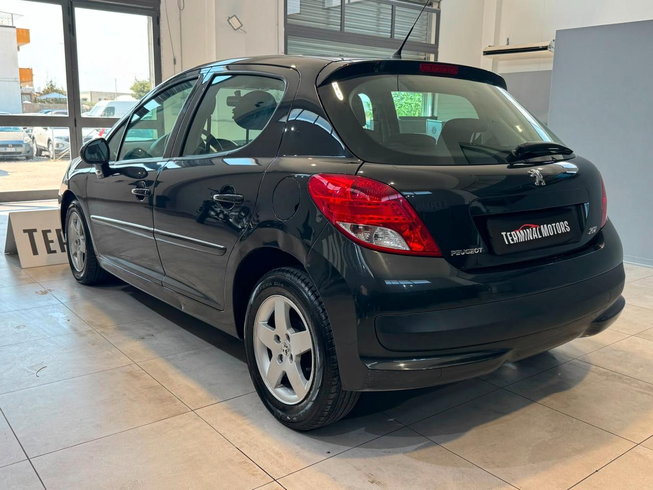 Peugeot 207 1.4 HDi 70CV 5p. Allure