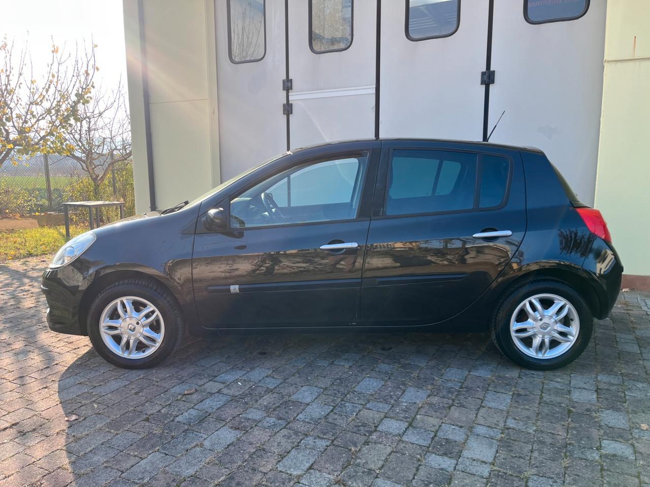 Renault Clio 1.2 16V 5 porte Le Iene