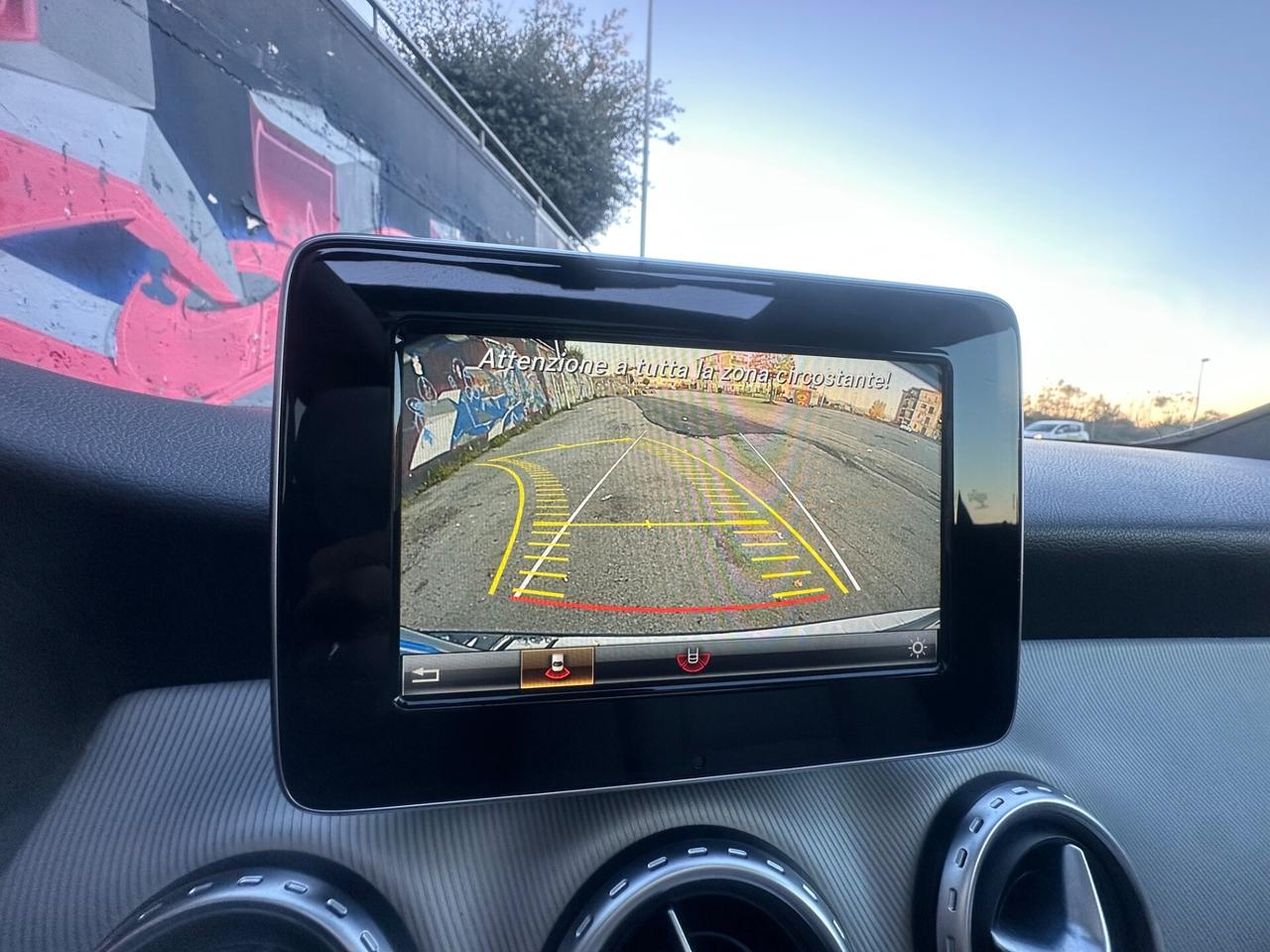 MERCEDES GLA 180 PREMIUM/AUT+TETTO+LED+NAVI+R.CAMERA