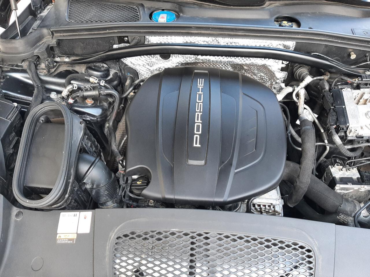 Porsche Macan 2.0 Turbo PDK 245cv MY 2019