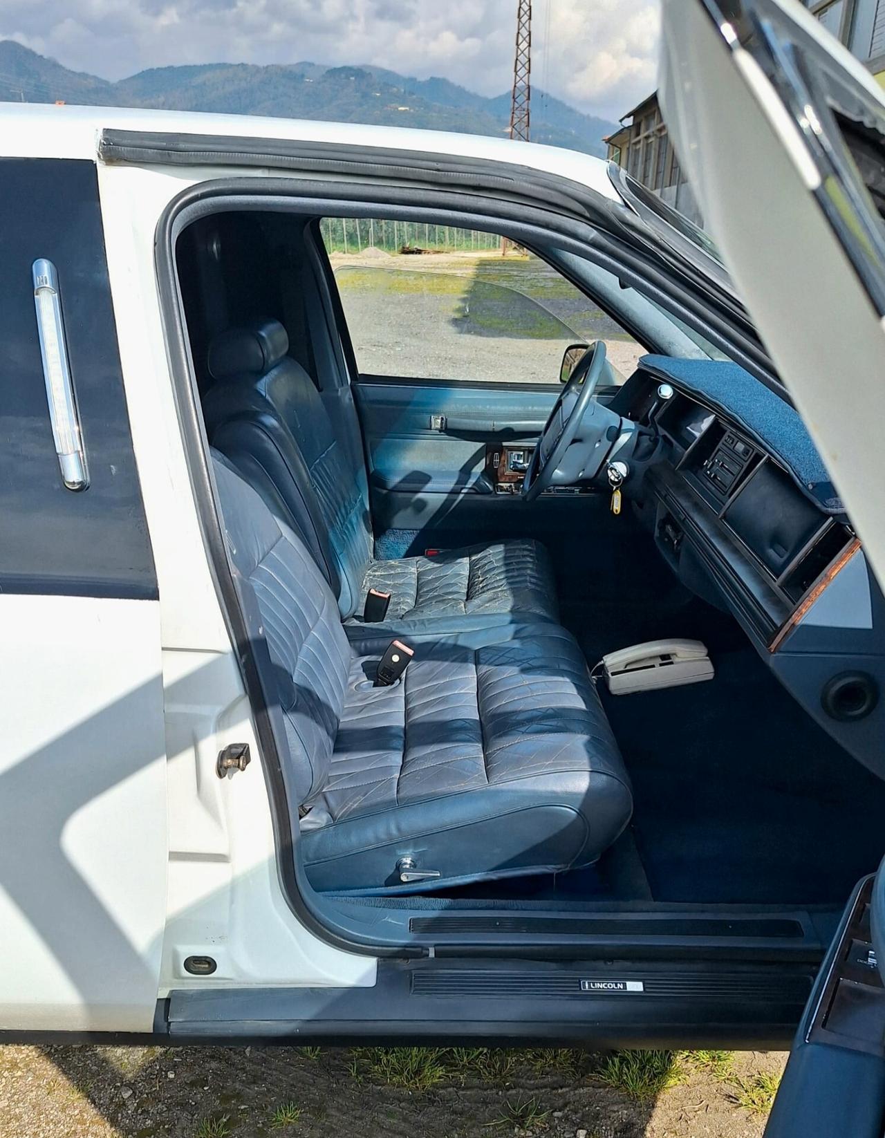 Lincoln Continental LIMOUSINE Town Car Stretch 9 Posti