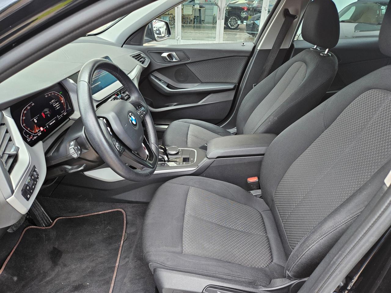 Bmw 116 116d 5p. Business Advantage