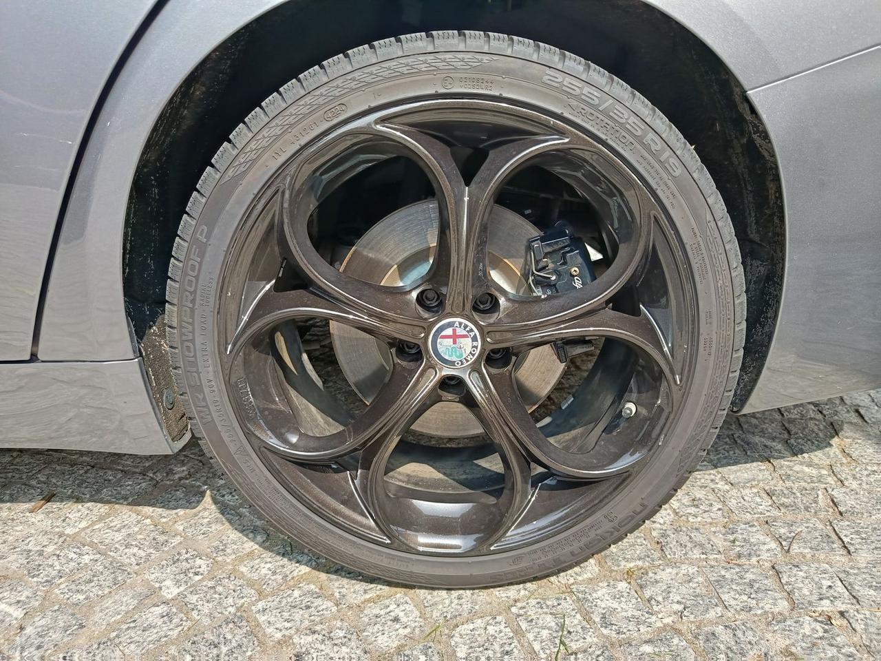 Alfa Romeo Giulia Veloce 2.0 Turbo #10509