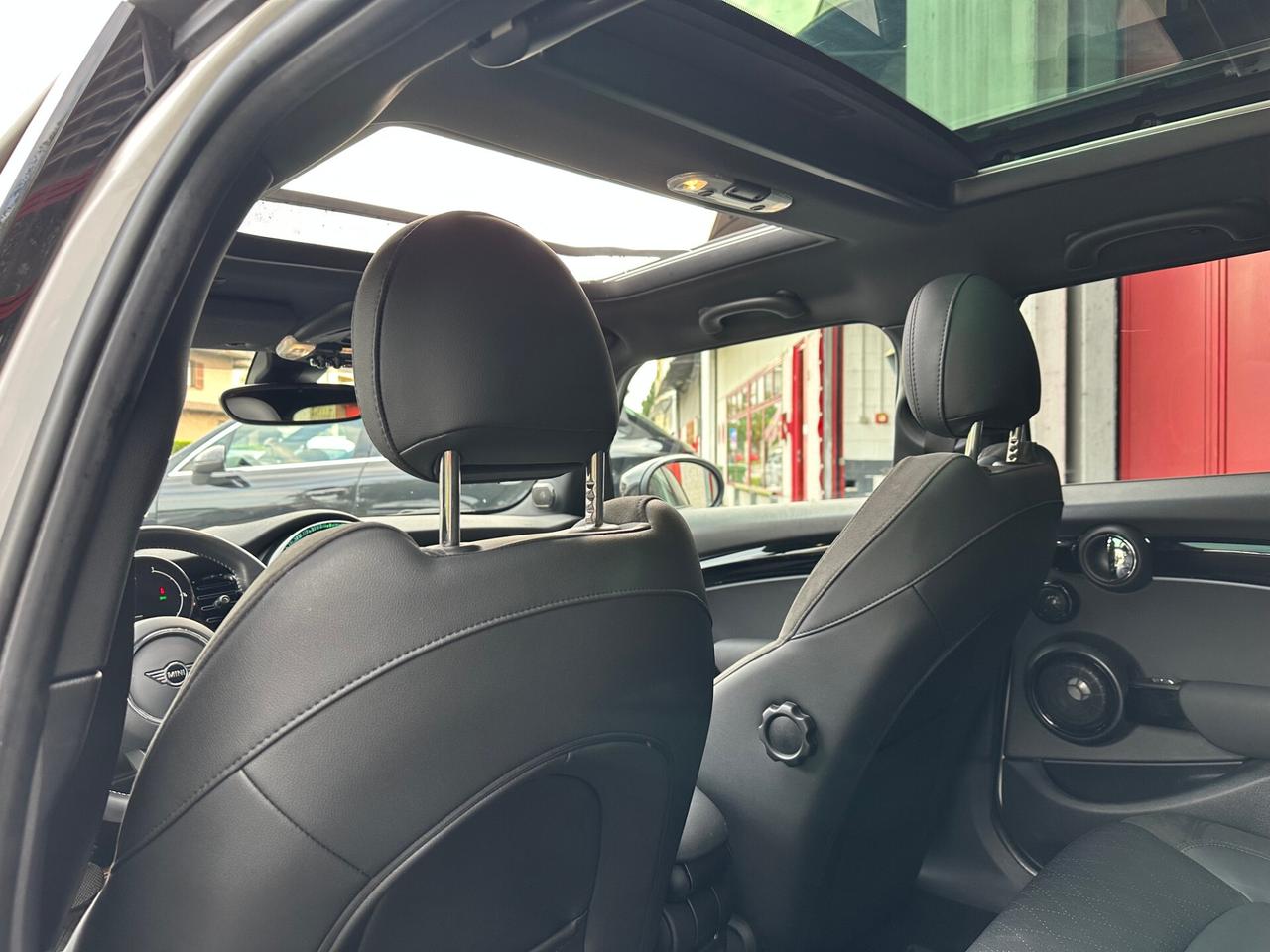 Mini Cooper S 5p 2.0 Classic auto Premium Plus Package
