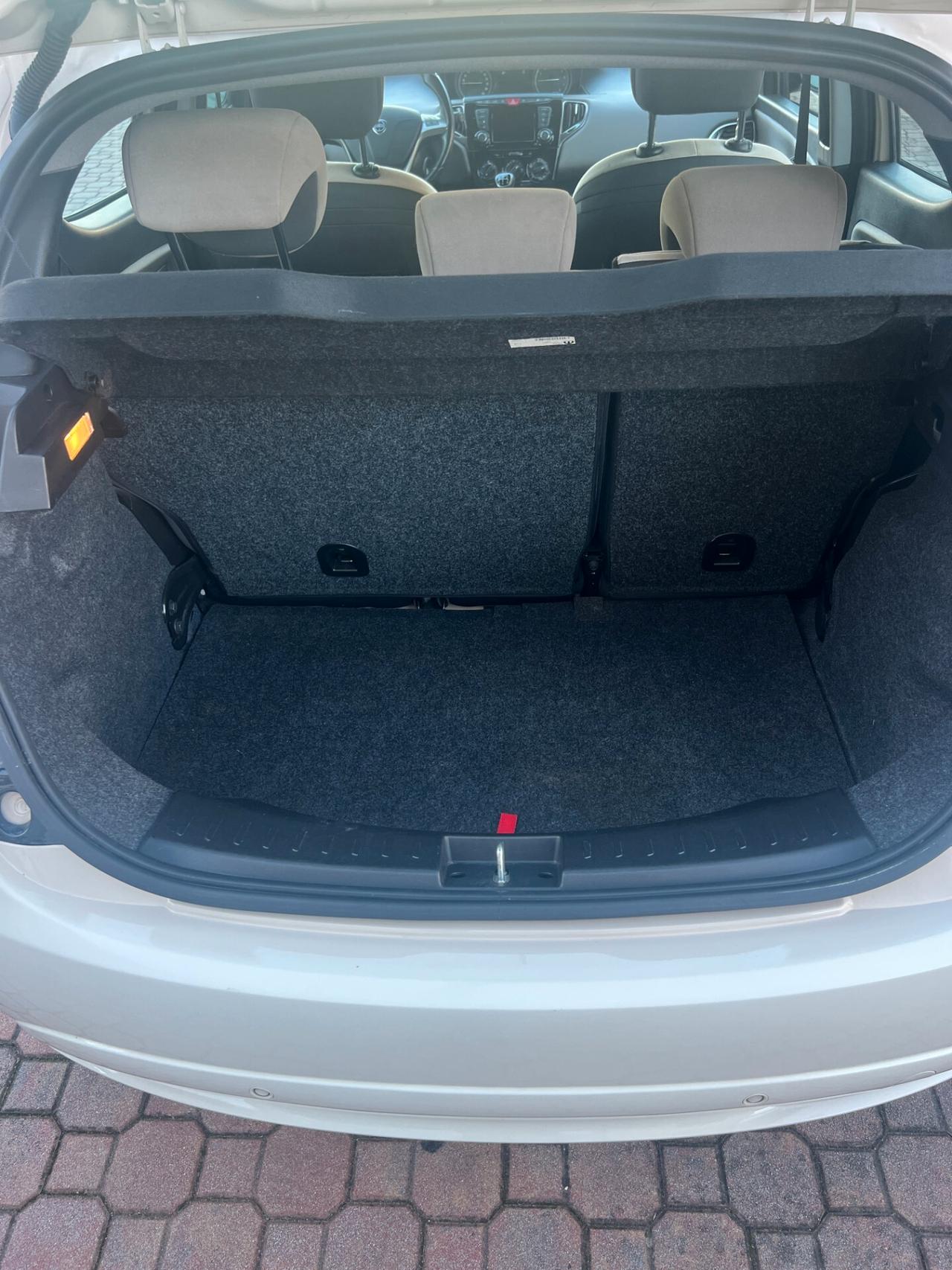 Lancia Ypsilon 1.2 69 CV 5 porte Gold