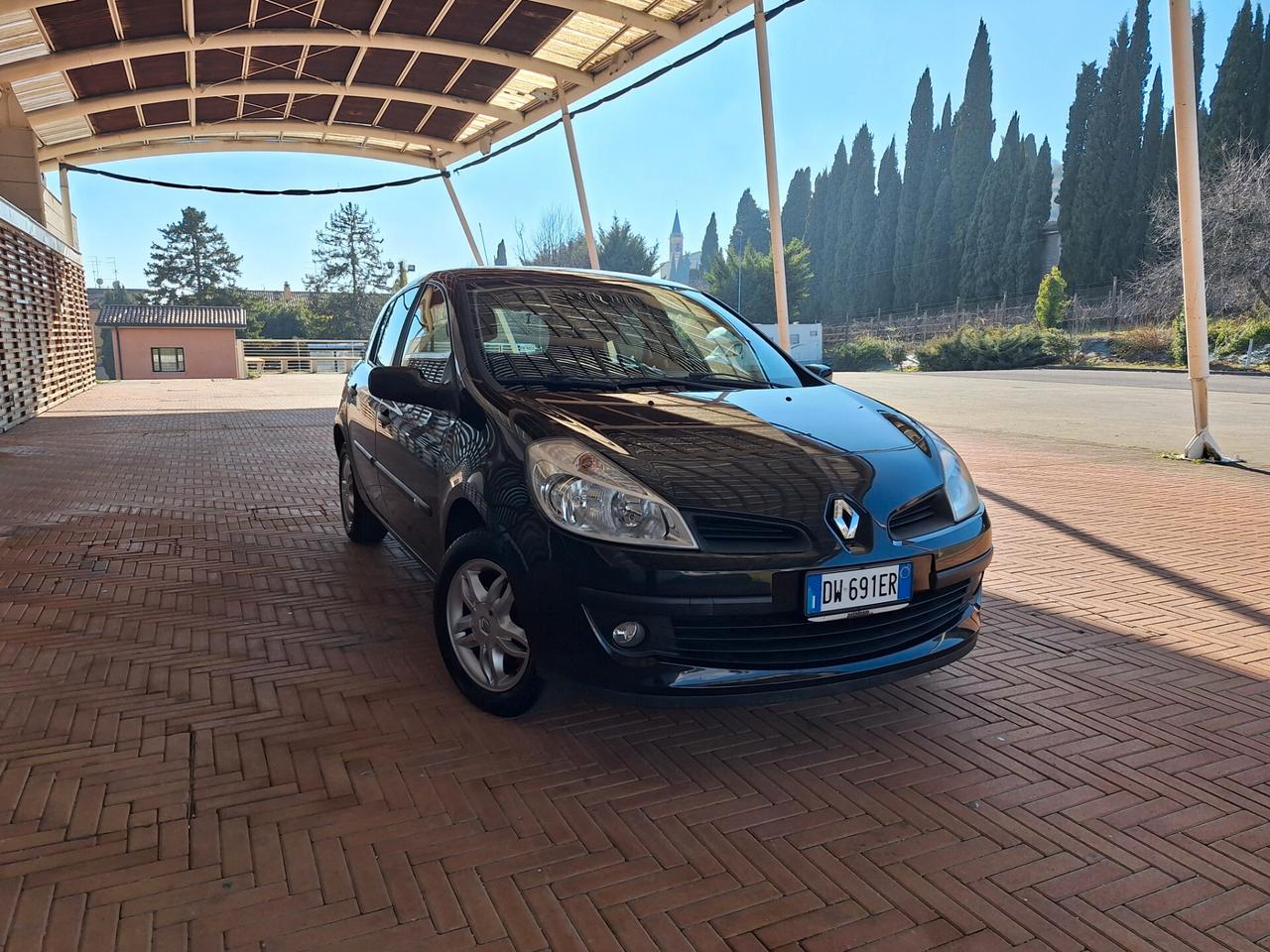 Renault Clio 1.2 16V 5 porte Dynamique