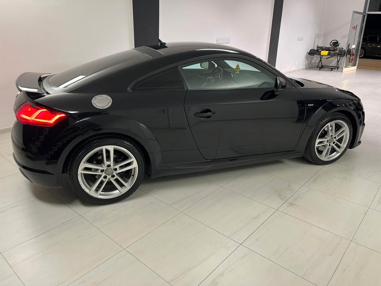 Audi TT Coupé 2.0 184CV TDI ultra S line