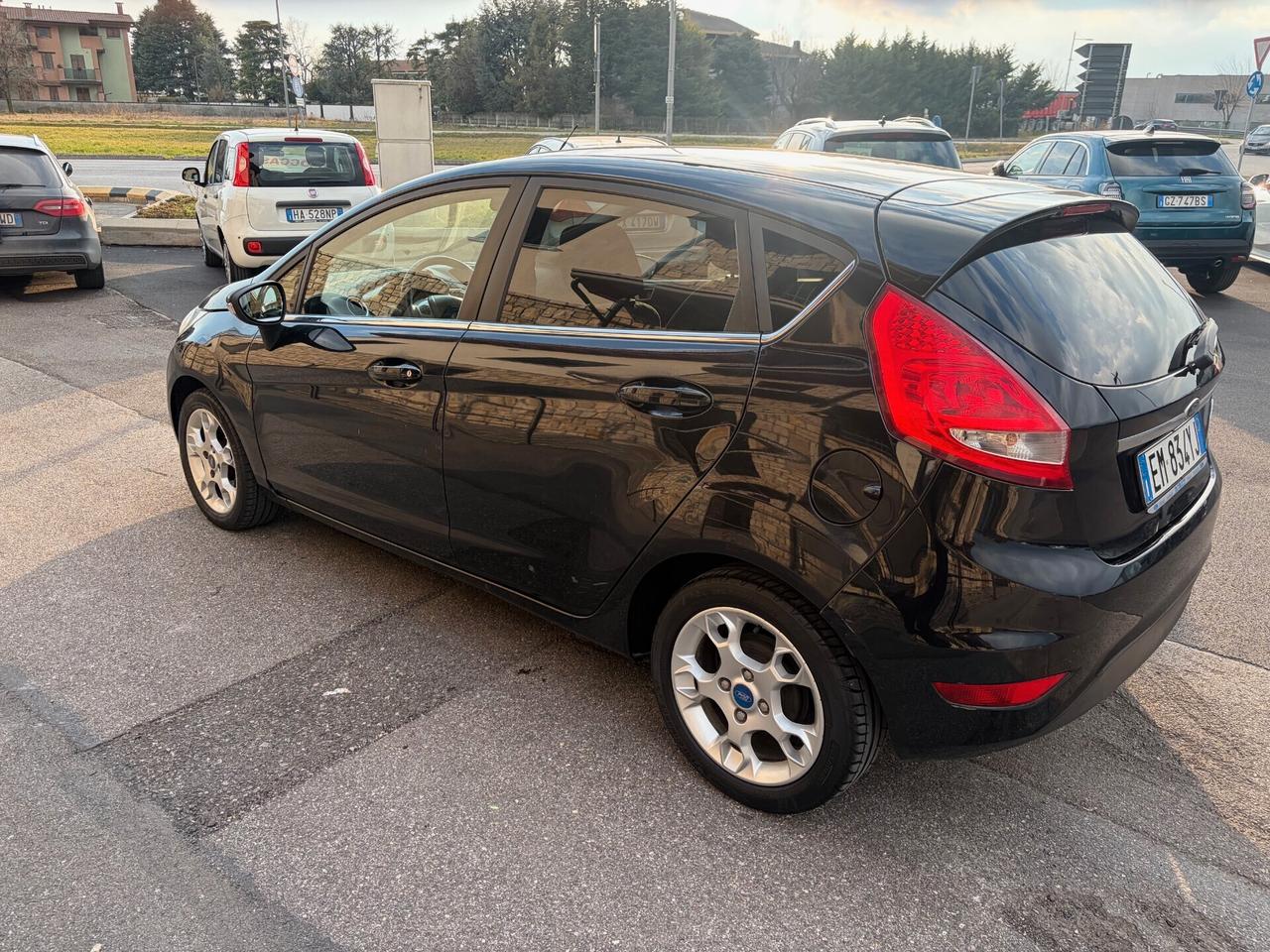 Ford Fiesta Ikon 1.4 TDCi 70CV 5 porte