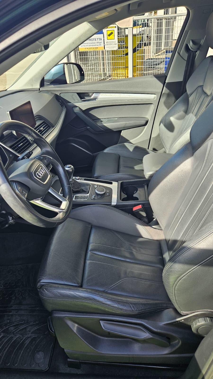 Audi Q5 2.0 TDI 150 CV Business