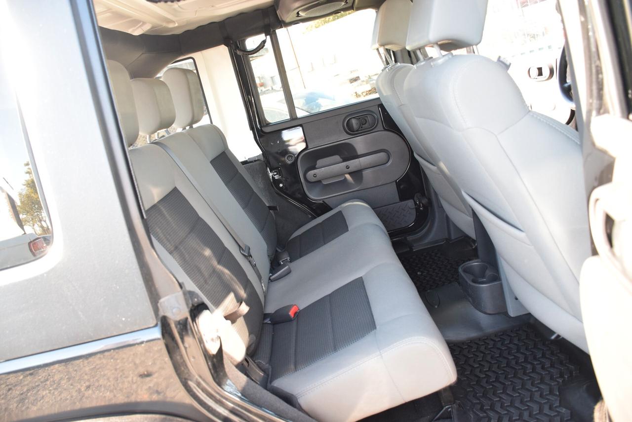 Jeep Wrangler 4X4 Unlimited 2.8 CRD Rubicon Autom. MOTORE NUOVO - GANCIO - FULL