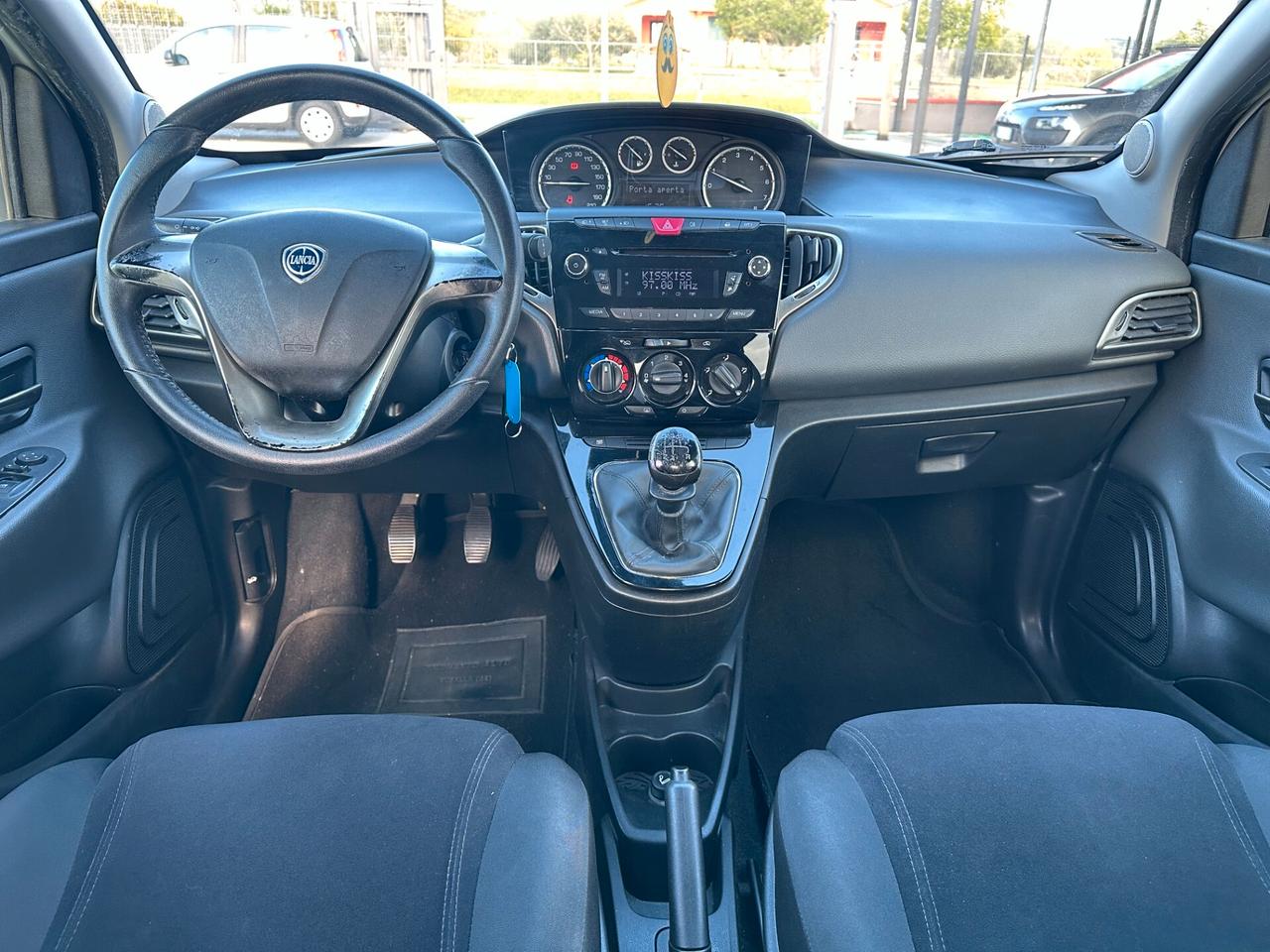 Lancia Ypsilon 1.2*8V*GOLD*PDC*MP3*CITY*NEOPATENTATI*