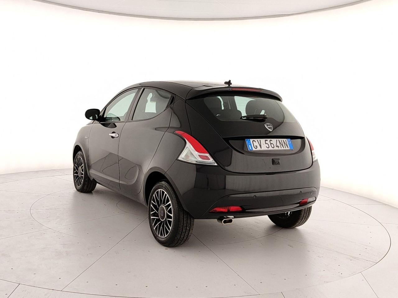 Lancia Ypsilon 1.0 FireFly 5 porte S&S Hybrid Platino