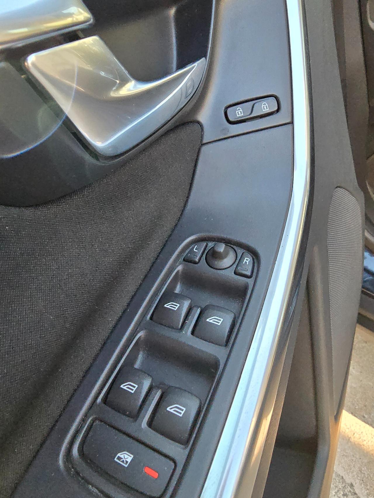 Volvo XC 60 XC60 D5 AWD Geartronic R-design