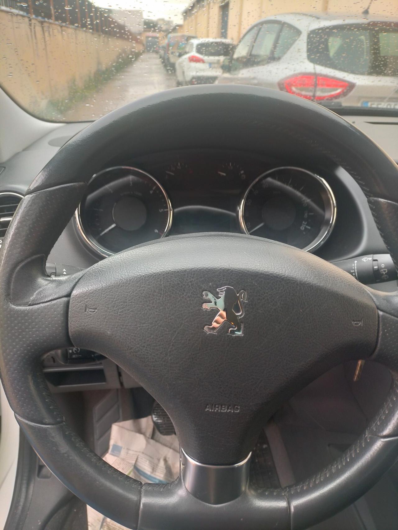 Peugeot 3008 1.6 HDi 112CV Outdoor