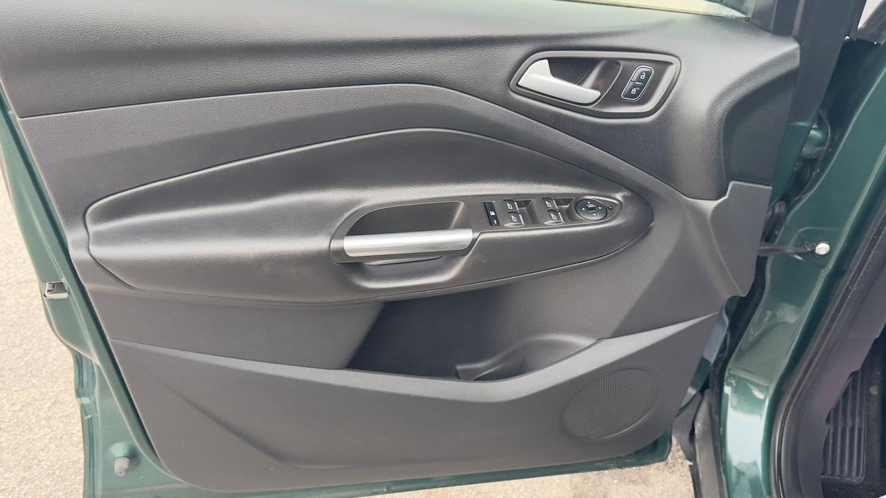 Ford Kuga 1.5 TDCI 120 CV S&S 2WD ST-Line