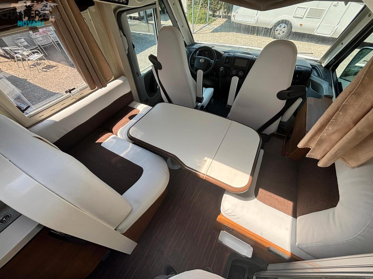 ELNAGH MAGNUM 81G - motorhome con letto nautico in coda e maxi garage