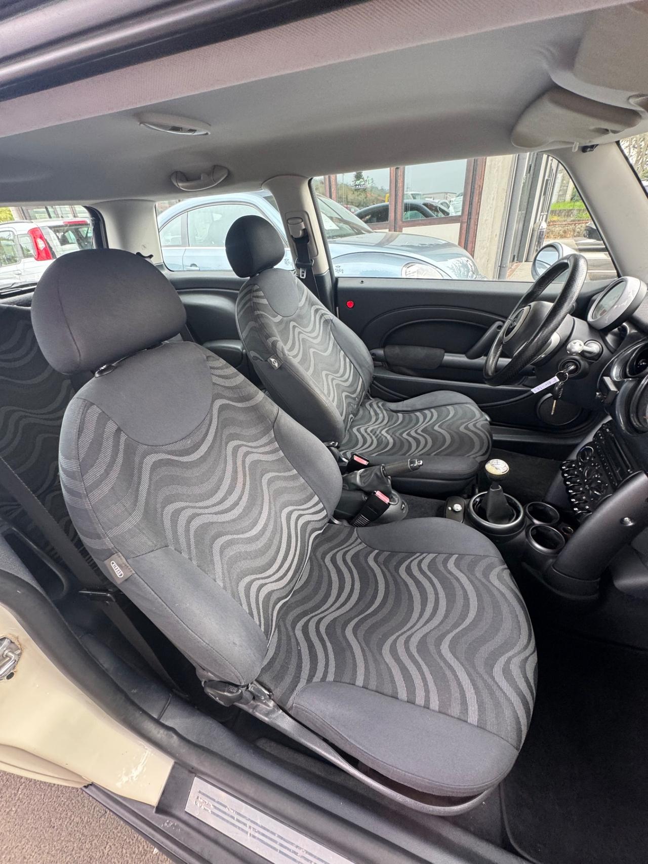 Mini 1.4 tdi One D de luxe