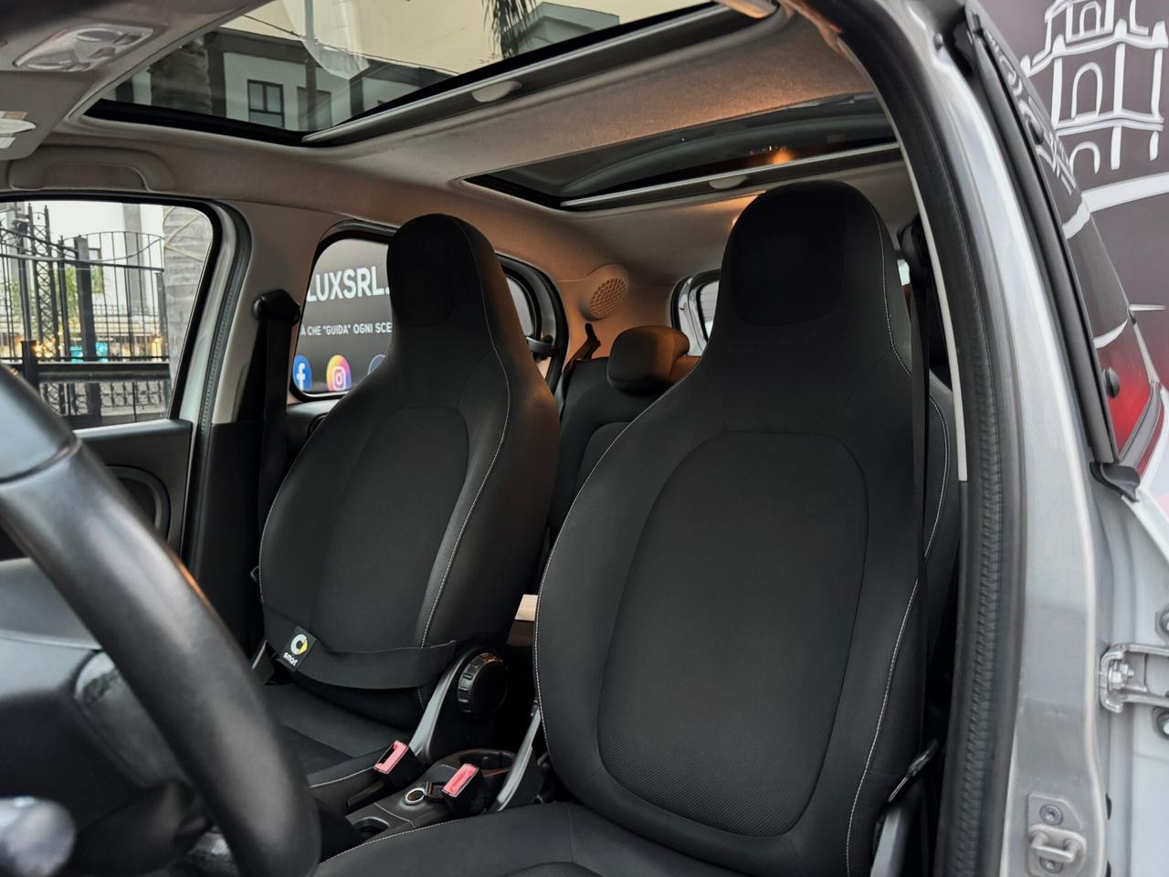 Smart forFour 1.0 Passion 71CV Twinamic TETTO