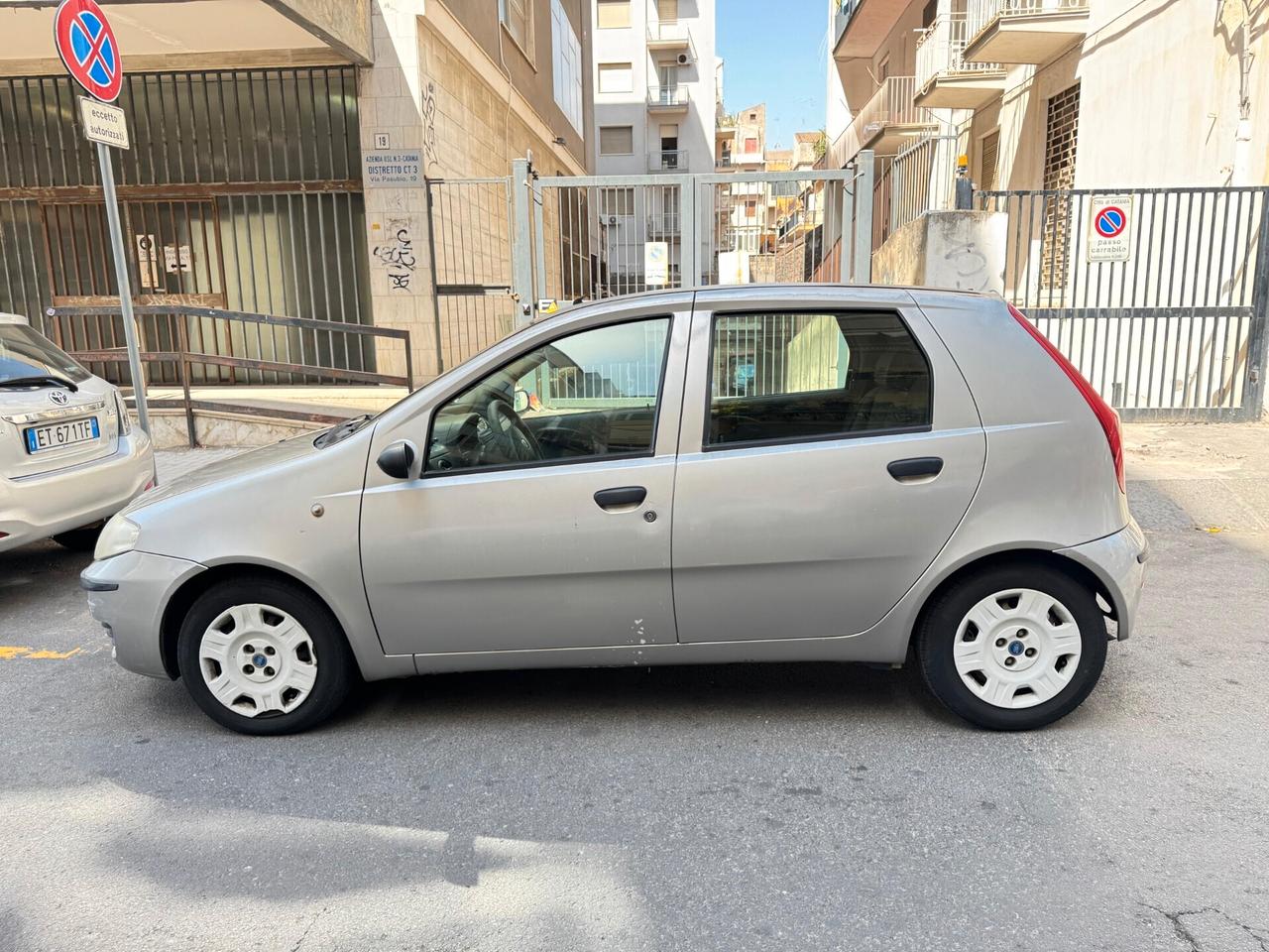 FIAT PUNTO 1.3 MULTIJET DIESEL – 5 PORTE – CLIMATIZZATA